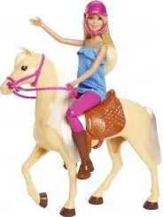 Barbie-Puppe und Pferd
